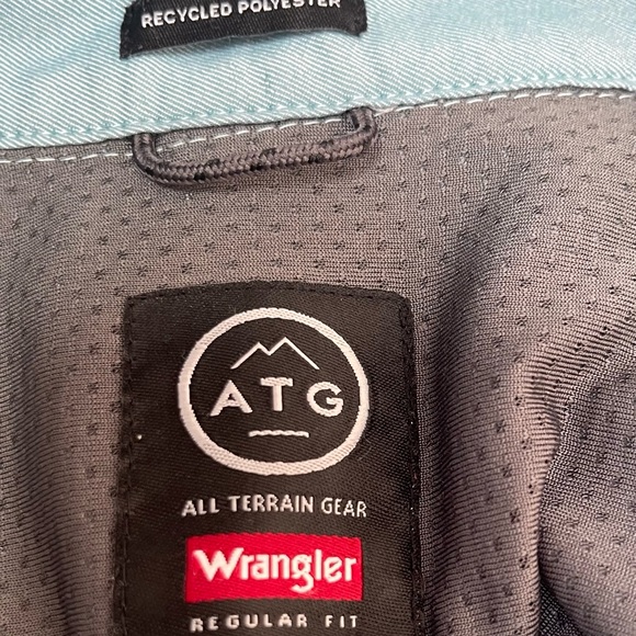 Wrangler Gray and Blue ATG Shirt - Picture 3 of 3